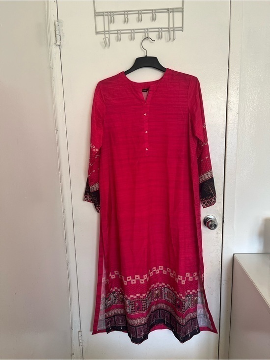 Sapphire Dresses & Skirts - Sapphire Long Sleeve Fuchsia Printed Hem Tunic Dress